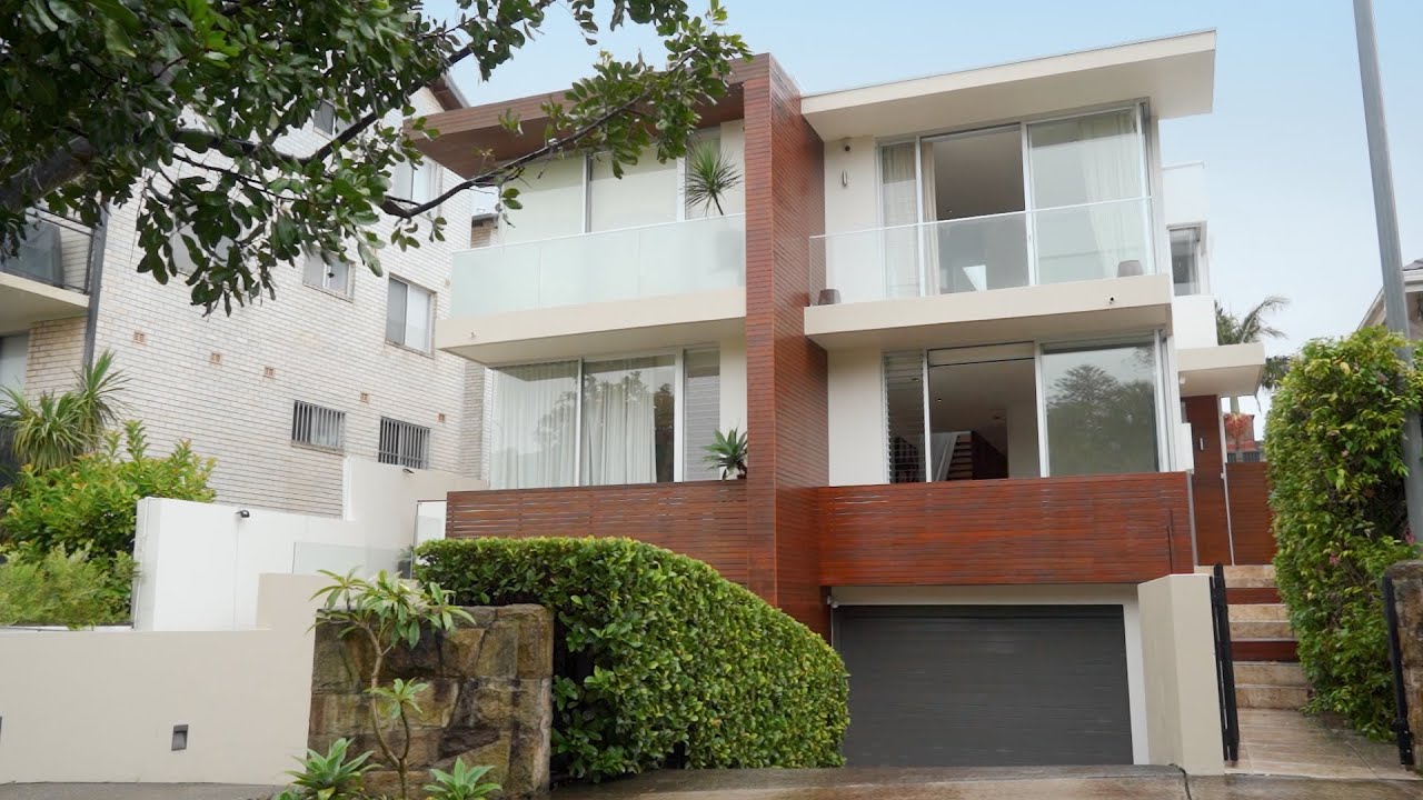 Sylvania, 36a The Esplanade