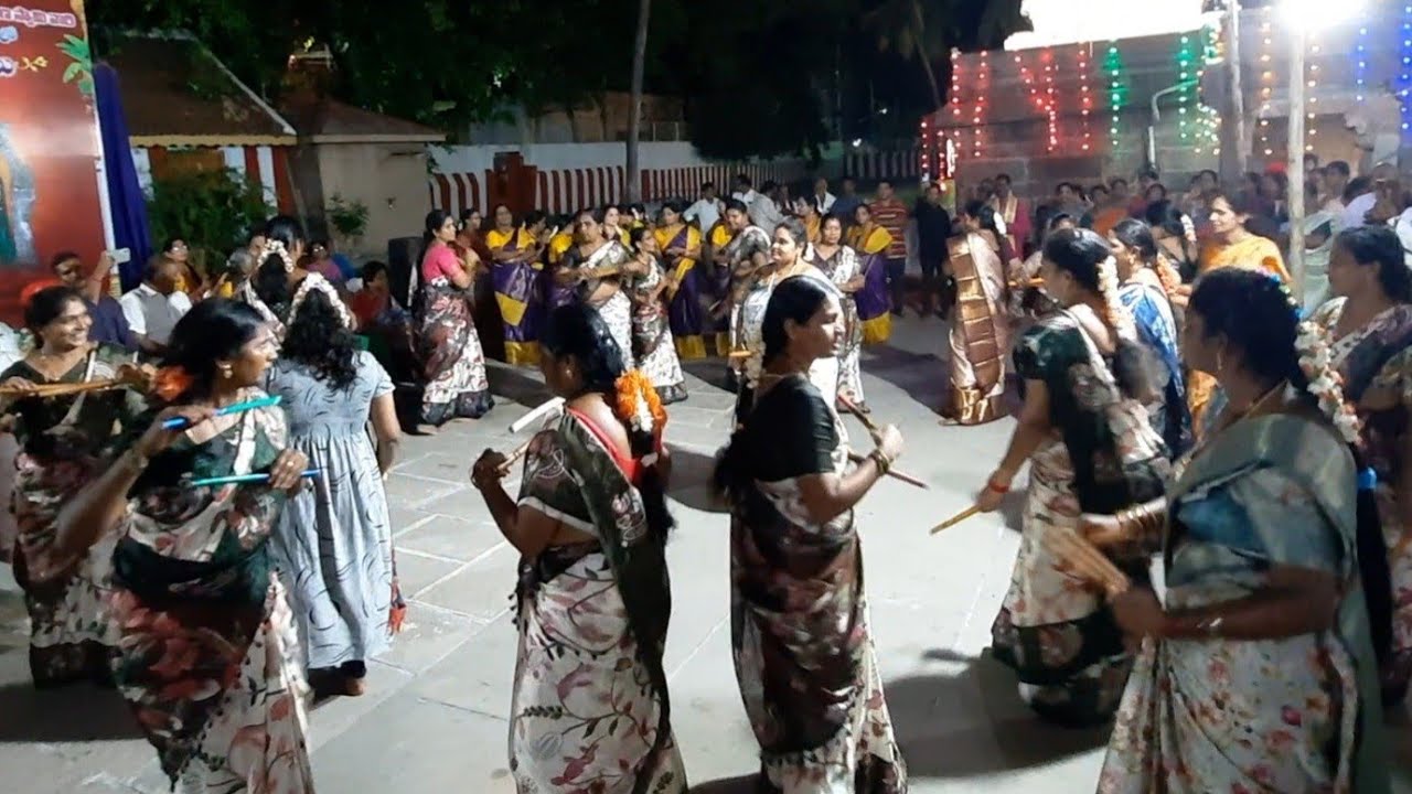 బృందావనికి చిందులు నేర్పి/కోలాటం/పవిత్ర గారి ఆధ్వర్యంలో