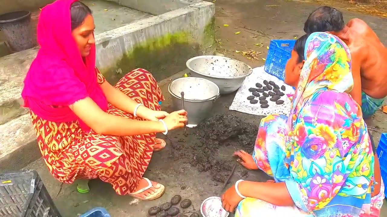 দুই মাসে ফল এল টমেটো গাছে ।