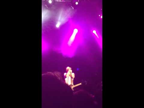 Daughtry - Broken