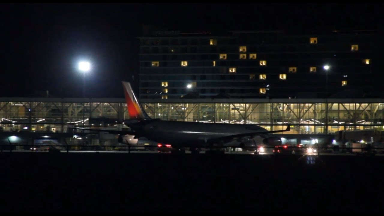Philippine Airlines Makes An Emergency Landing At YVR YouTube