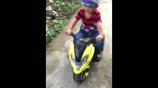 Kim Bum 19 Tháng Chạy Mô Tô