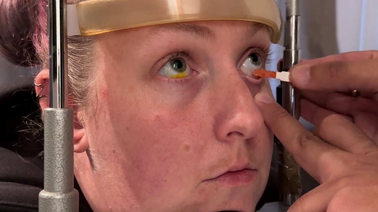 ASMR: Get close up with Optometrist for Eye Checks