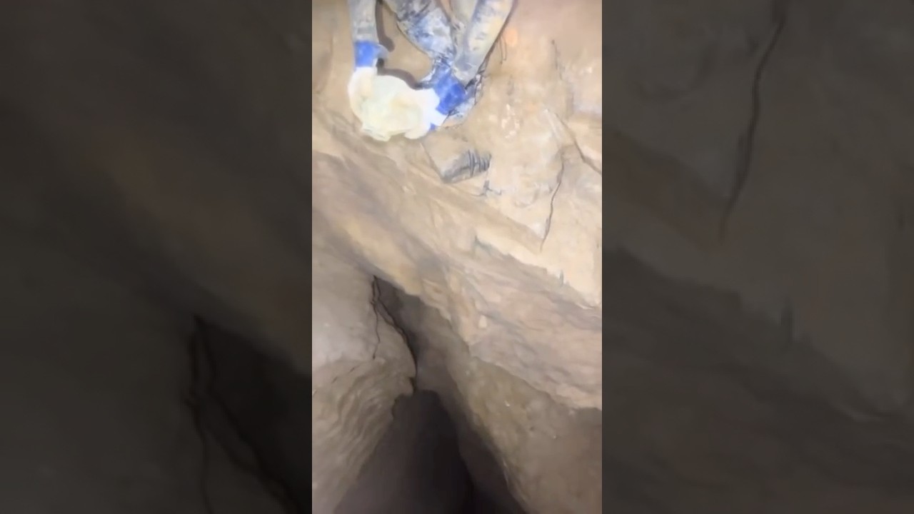 A strange sound from the depths of the cave😨