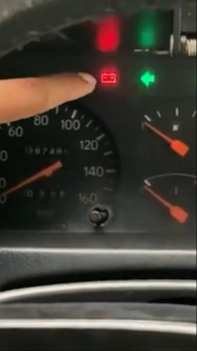 The battery indicator light comes on when the engine is started‼️