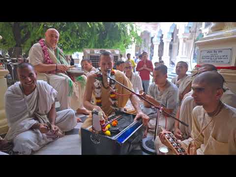 Kirtan by Vraj Keshav Prabhu | 24 Hours Kirtan Mandali | ISKCON Vrindavan