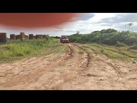 Lada Niva 1990 - Itanhaém-SP , fazendo graça no barro com ele