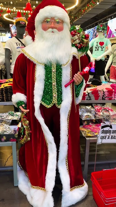 nyc-christmas-decorations-gift-shop-times-square-7th-avenue-between