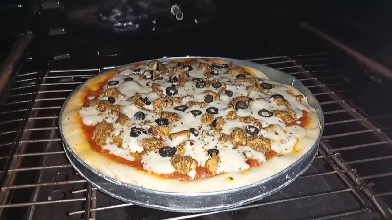 Chicken Tikka Pizza In Oven Quik Pizza Recipe Easy Chicken Pizza