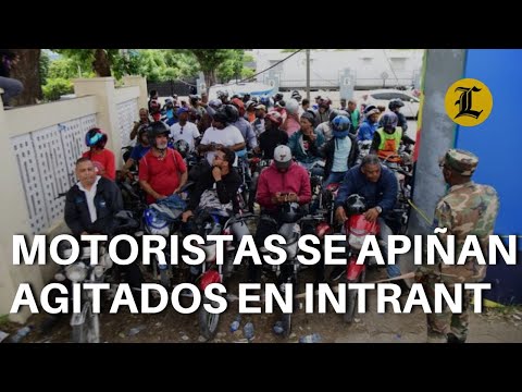 Motoristas se apiñan agitados en Intrant tras empezar la fiscalización