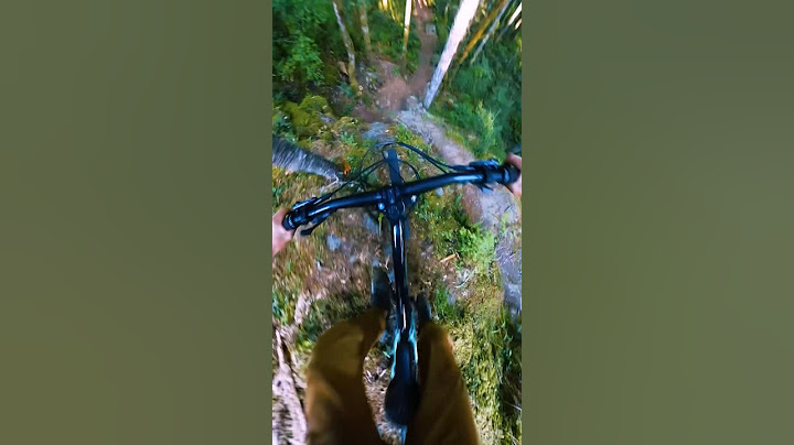 Ciclista profesional en la montaña 🚴⛰️