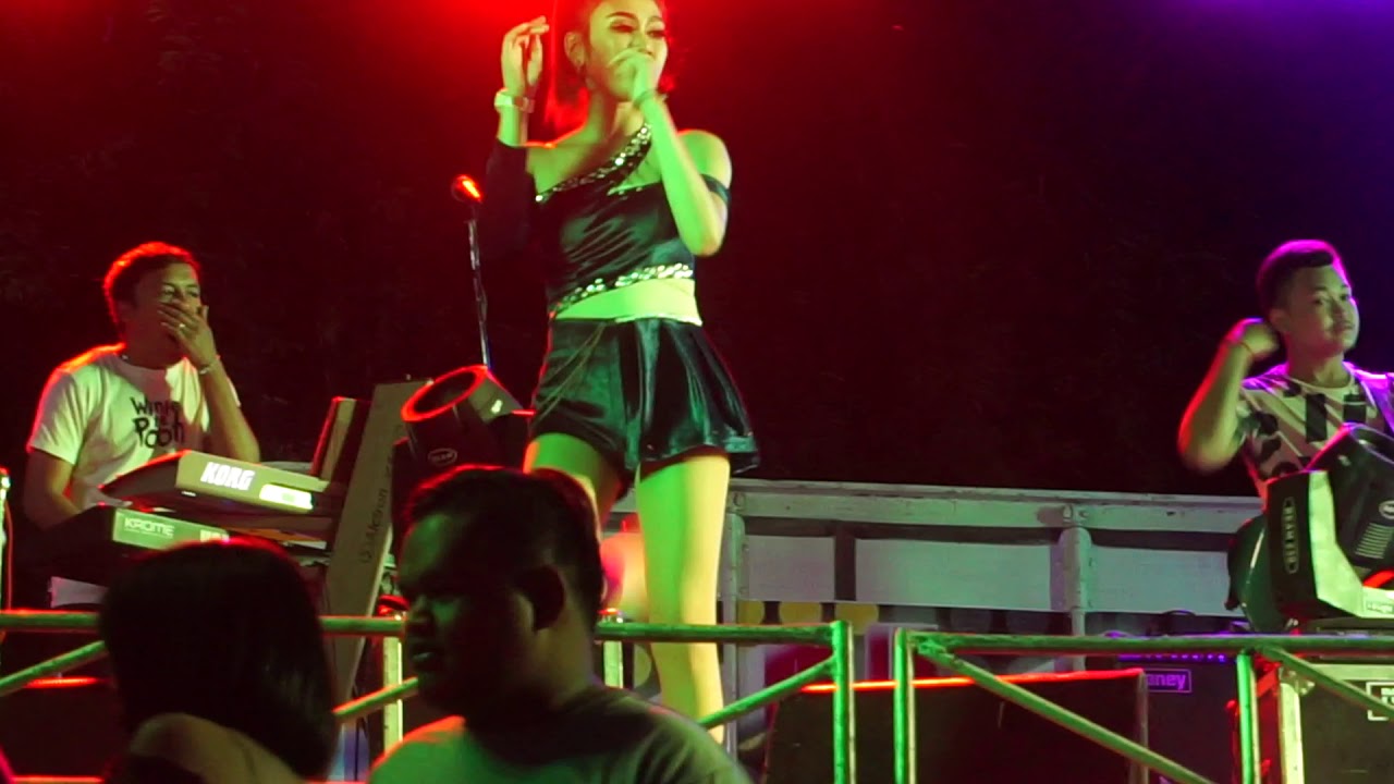 Bkk สายโยกหน้าเวที - YouTube