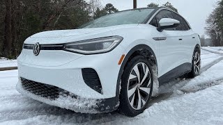 I Take My RWD Volkswagen ID.4 EV Out In The Snow For The First Time!