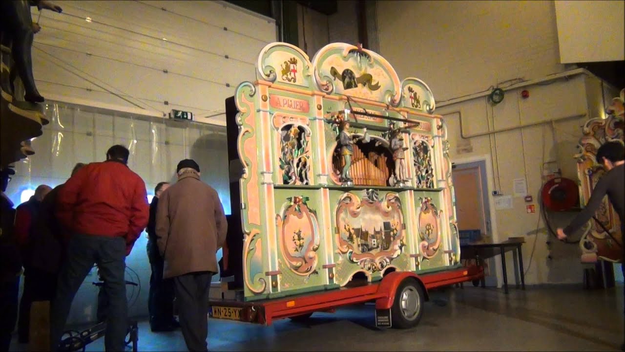 Draaiorgel de Keistad speelt; Bassie en Adriaan liedjes.