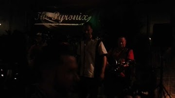 The Pyronix in der Tiki Bar