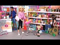 Tommy Helps Barbie Mom at The Supermarket