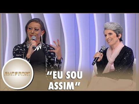 Oficial de Justiça casado há 31 anos se veste de mulher todos os dias