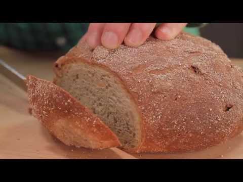 Video: Wie Schneidet Man Brot