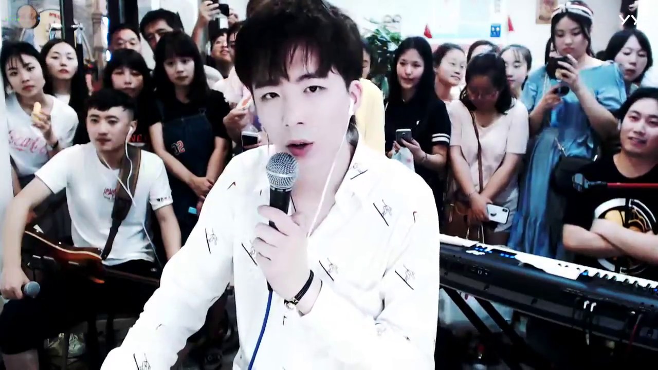 【摩登兄弟】寧哥採訪吉他手阿桌，搞笑視頻，最後有彩蛋哦！