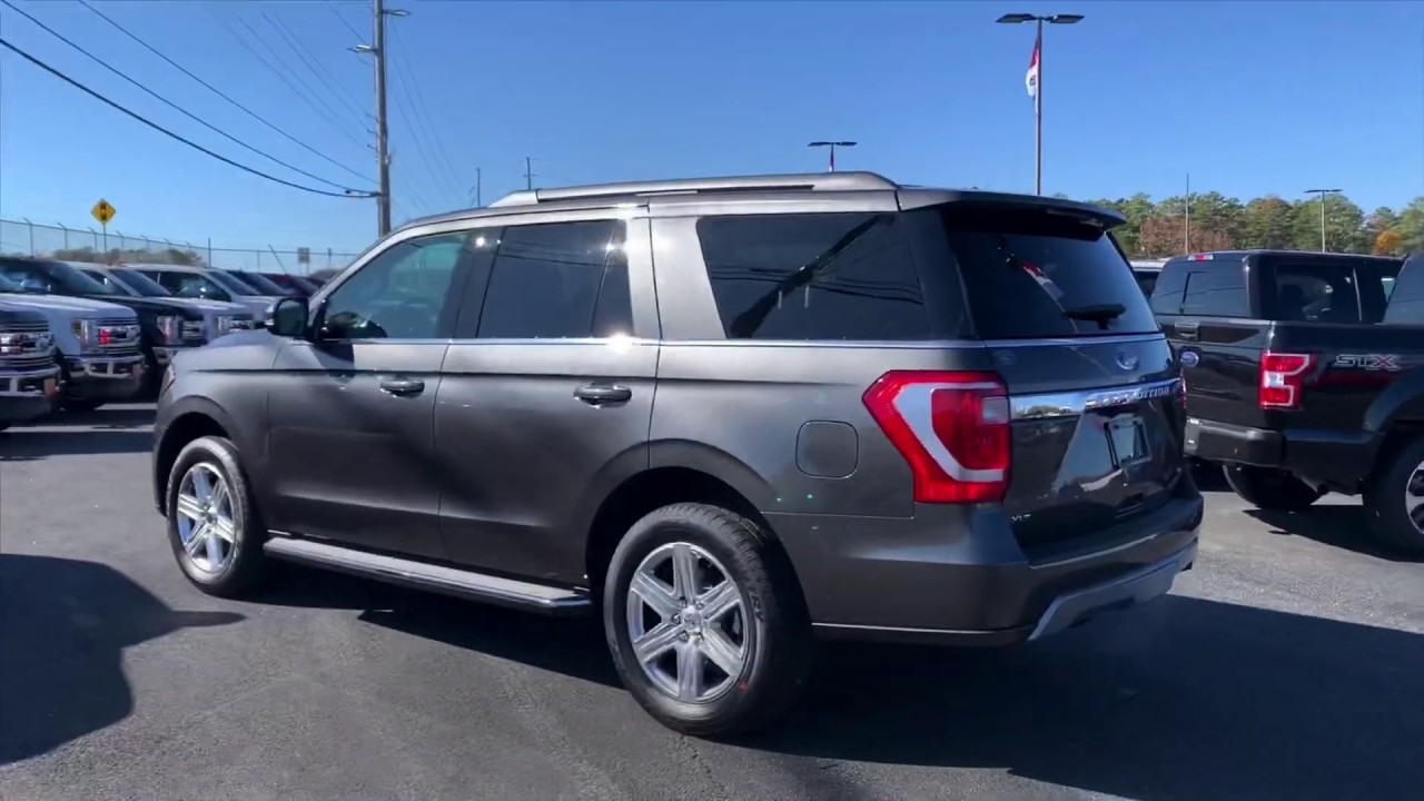 2020 Ford Expedition XLT in magnetic