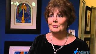 TV Martí Noticias — Roy Rodríguez y Ninoska Pérez dos cubanos que exhiben en la Calle Ocho screenshot 4