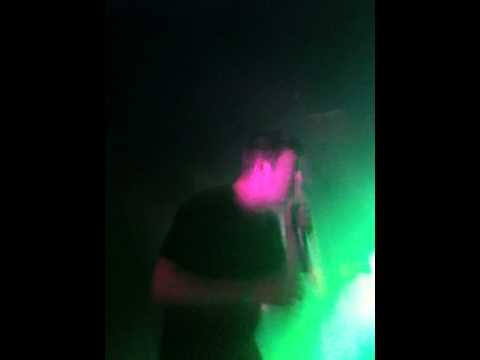 MAD-- [spunge] skanking mosh pit!