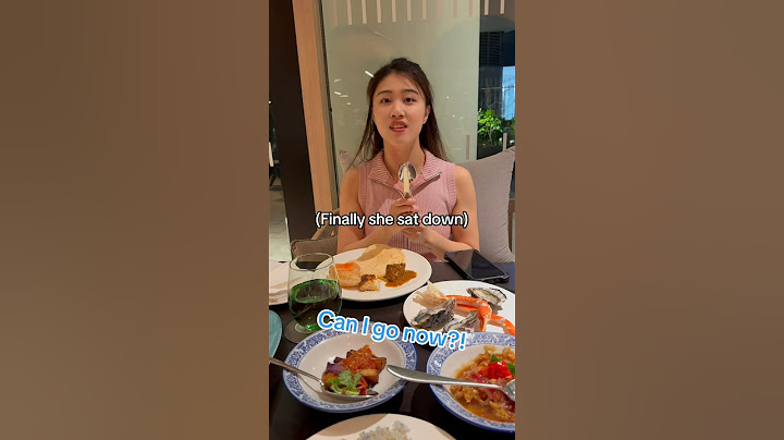 How can she eat so much 😲 #shorts #couple #relationship