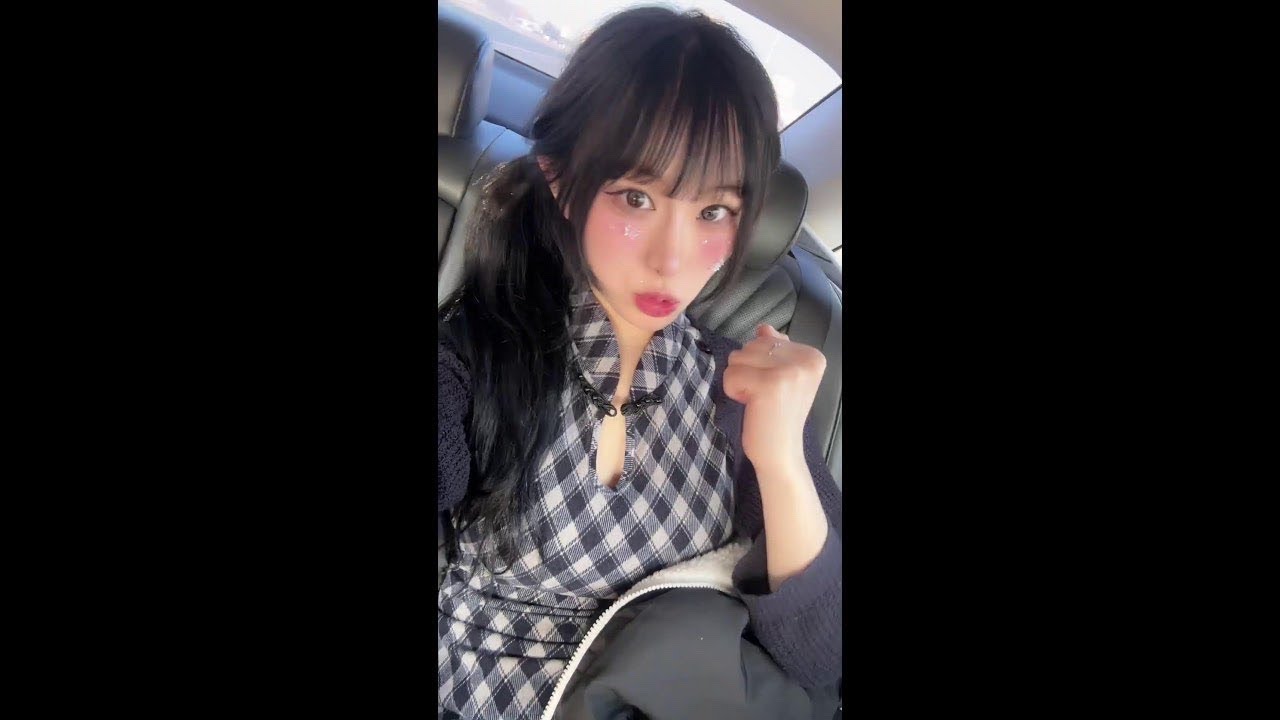 유니버스 레이블 김예나 라이브 방송