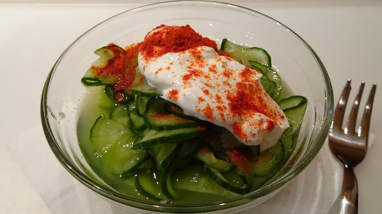 Zamatos, ropogós, házias uborkasaláta / @RezsóKonyha