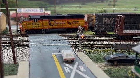 Switching 3 more industries around Douglas Avenue on my N scale layout 