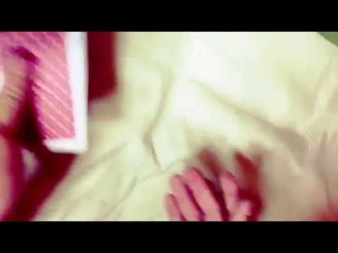 エース4枚を同時に出す。