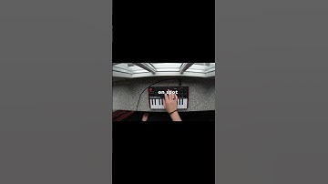 Making a lofi beat using the akai mpk mini #lofimusic #lofi  #chillbeats  #akai #beginner