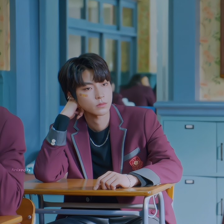 They both secretly admiring her😍 #truebeauty #kdrama #hanseojun #chaeunwoo