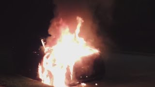 2 Milwaukee car fires in 40 minutes early Sunday | FOX6 News Milwaukee