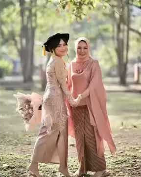 STORY WA : WISUDA