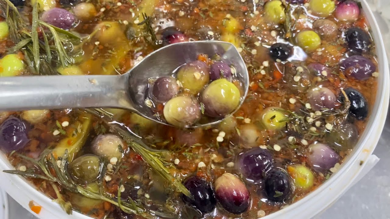 تخليل الزيتون علي طريقة عرب سينا والطريقة الفلسطينيه