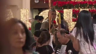 Hawaii shoppers scope malls for Black Friday deals