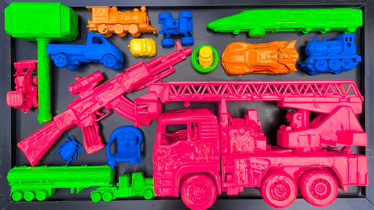 Membersihkan mobil mobilan, mobil damkar, bulldozer, excavator, anomali, truk tangki, kereta api