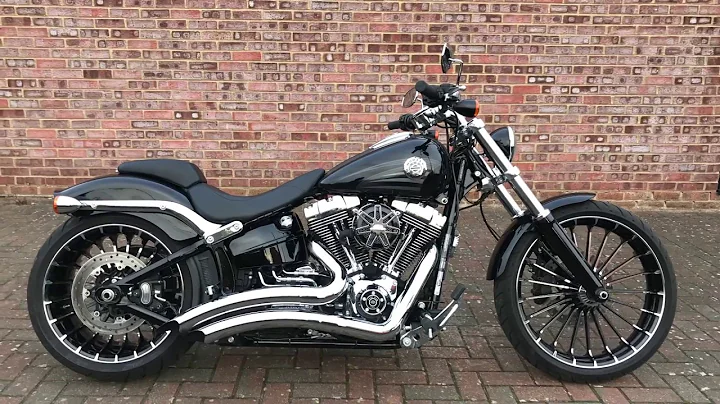 Harley Davidson FXSB Softail Breakout 2016 Vivid Black Turbine Wheels