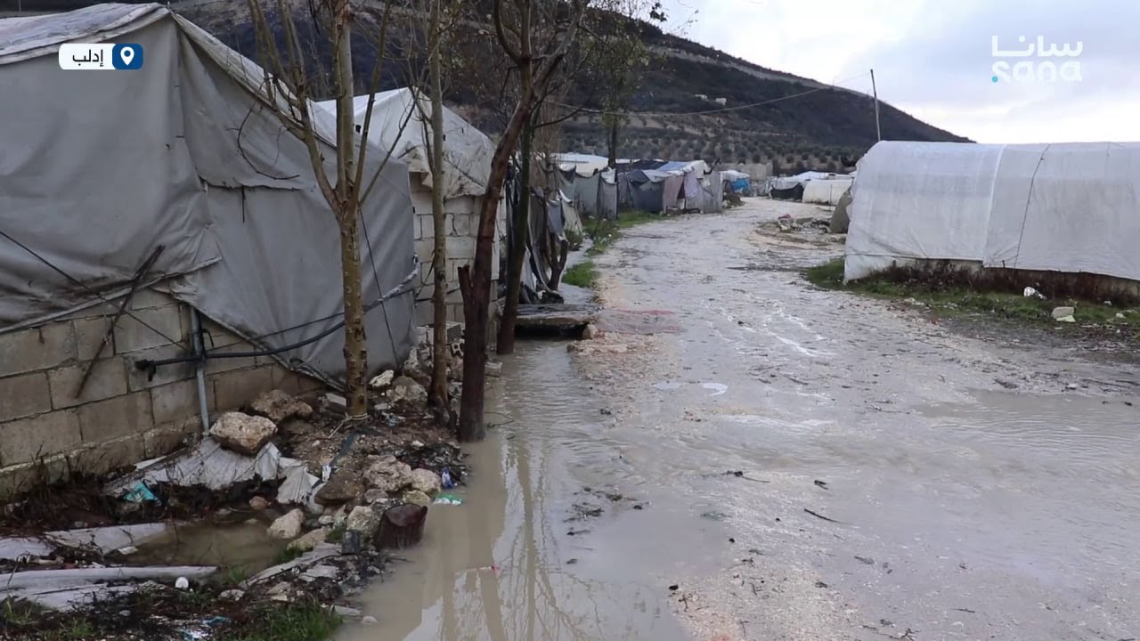 نقص مستلزمات التدفئة والمواد الأساسية يزيد من معاناة الأهالي في مخيمات خربة الجوز بريف إدلب