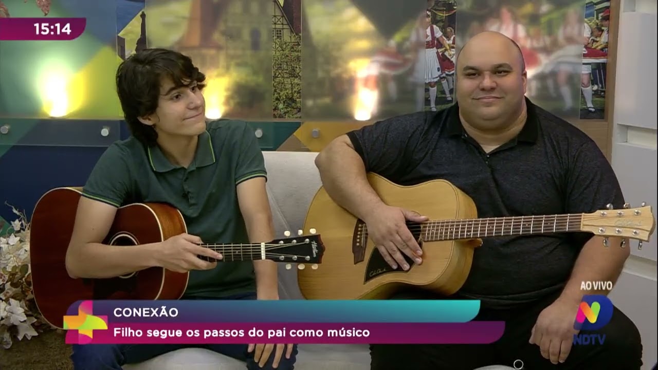 Filho segue os passos do pai como músico - QTU Questões do Universo