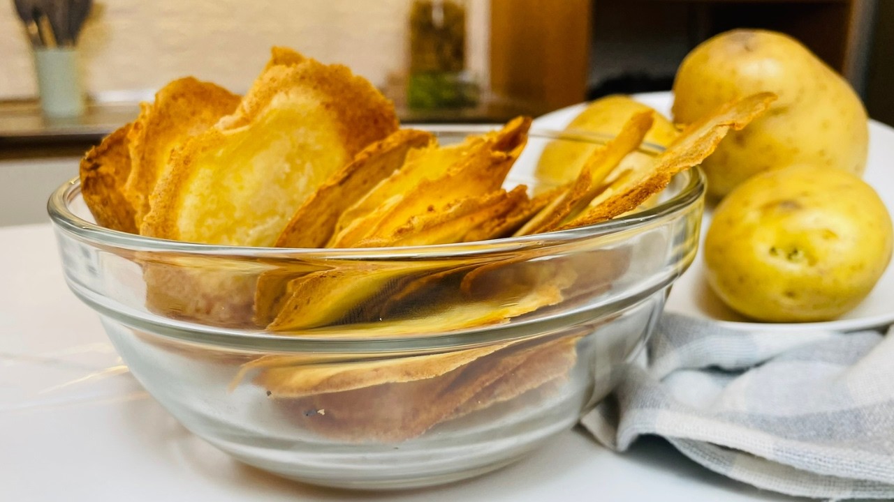 Batata Chips com SÓ 2 Ingredientes e sem fritura | 😱 Crocante de Verdade!