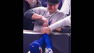 FANS TRIED TO STEAL THE BALL FROM MOOKIE BETTS #MLB #worldseries #viralstory