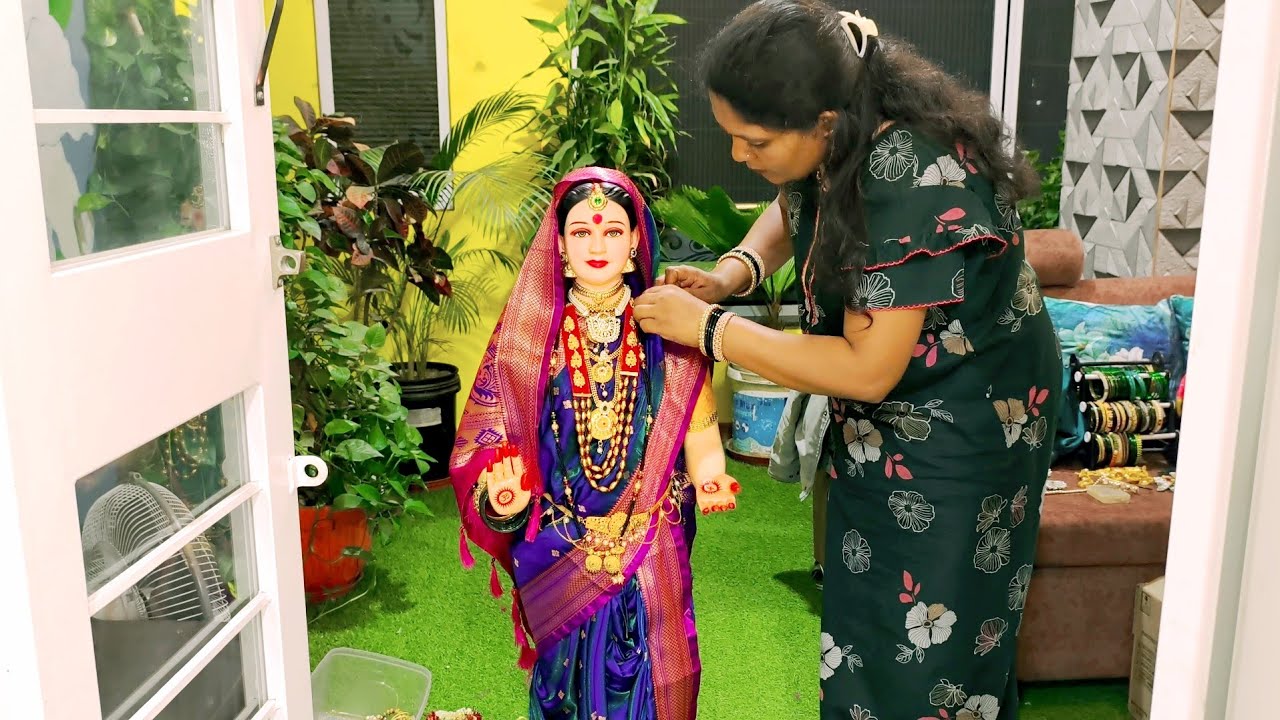 यावर्षी घरच्या नवीन साडी मध्ये गौराईचे रूप//गौराई साठी भाजी भाकर//गौराई बद्दल थोडीशी माहिती//अळूवडी