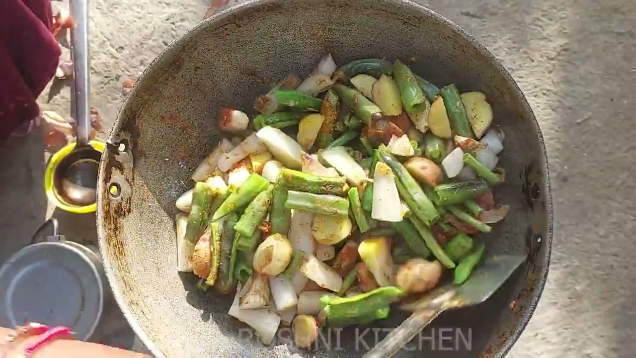सेम आलू मूली की मसालेदार सब्जी | Sem Aalu Muli ka Mix Sabji Recipe | Mix Vegetables Recipe