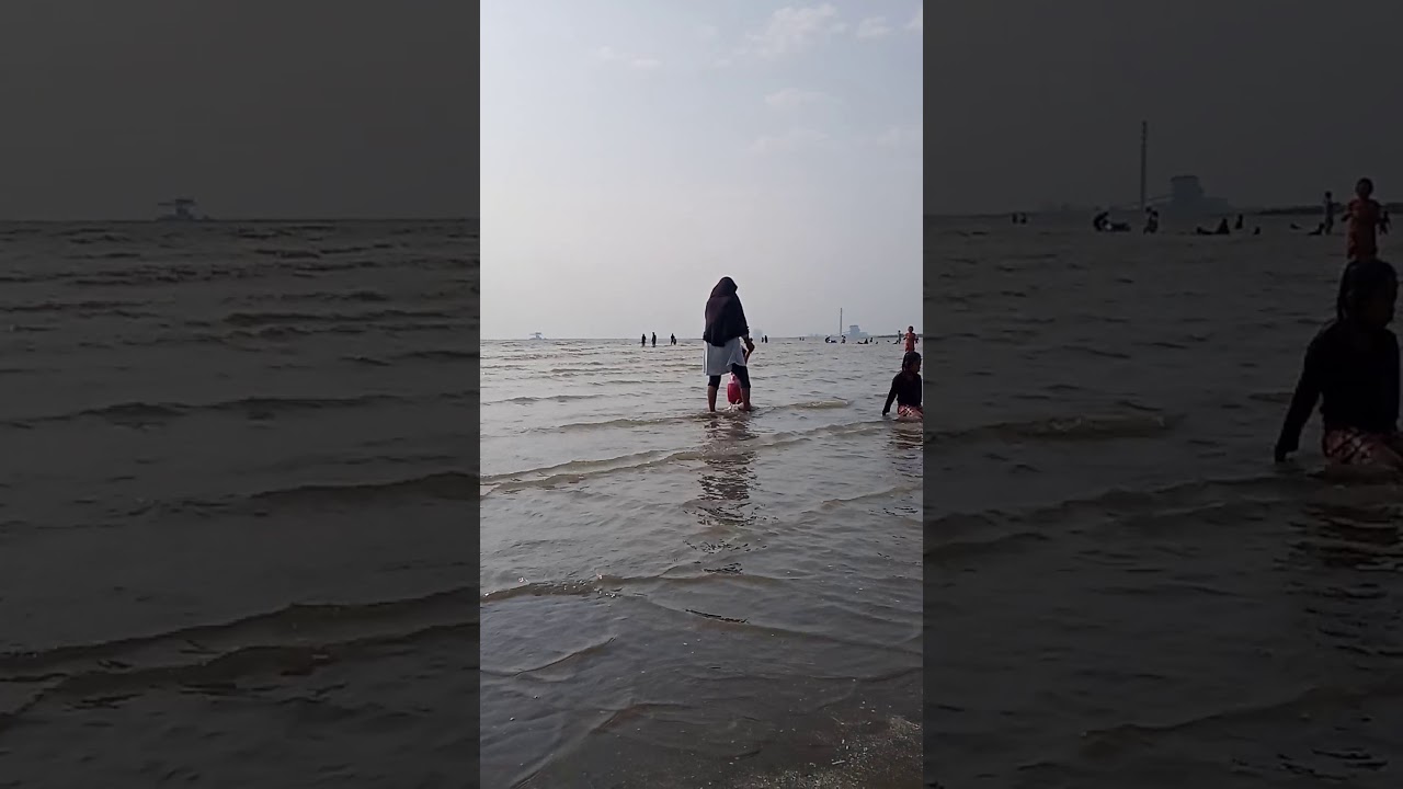 Bermain di pantai kejawanan cirebon - YouTube