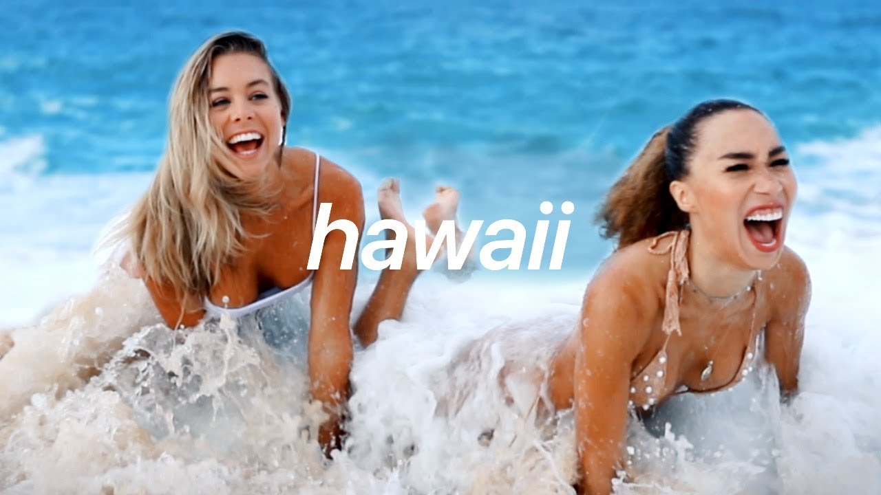 FIRST HOLIDAY WITHOUT MY FAMILY + SURFING WAIKIKI! | VLOGMAS #4 | Vlogtowski