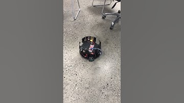 Sinh viên chế tạo robot 3 bánh omni - Cơ điện tử Văn Lang