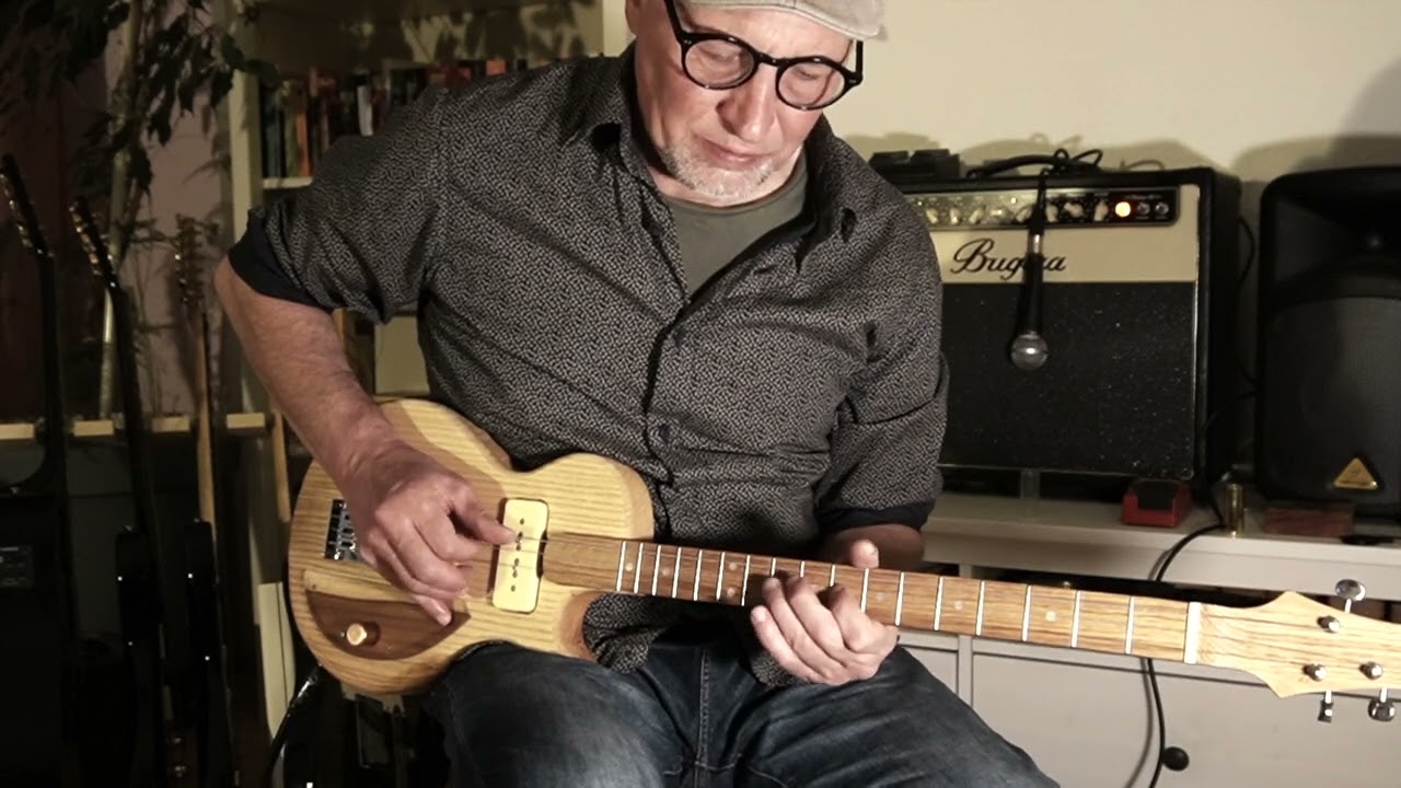 Die Solidbody 3-Saiter CBG  "BLUESWOOD Nr 1"