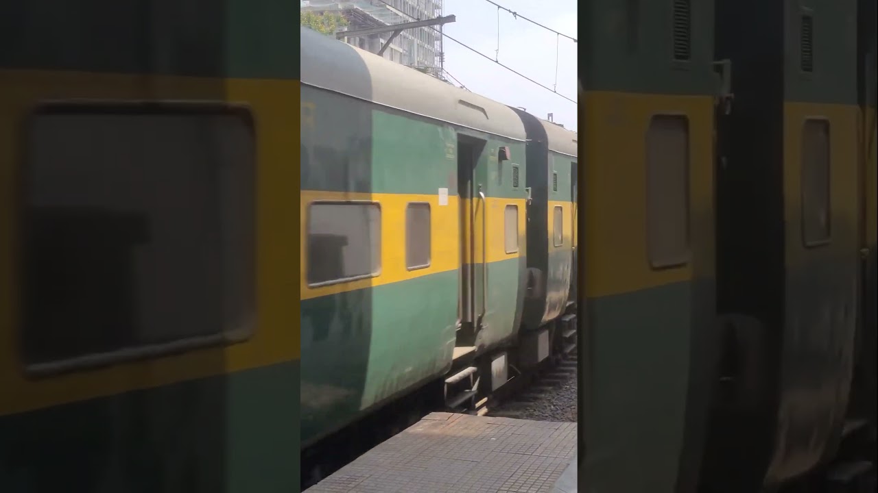 12187 Jabalpur Garibrath Furiously SKips Ghatkopar